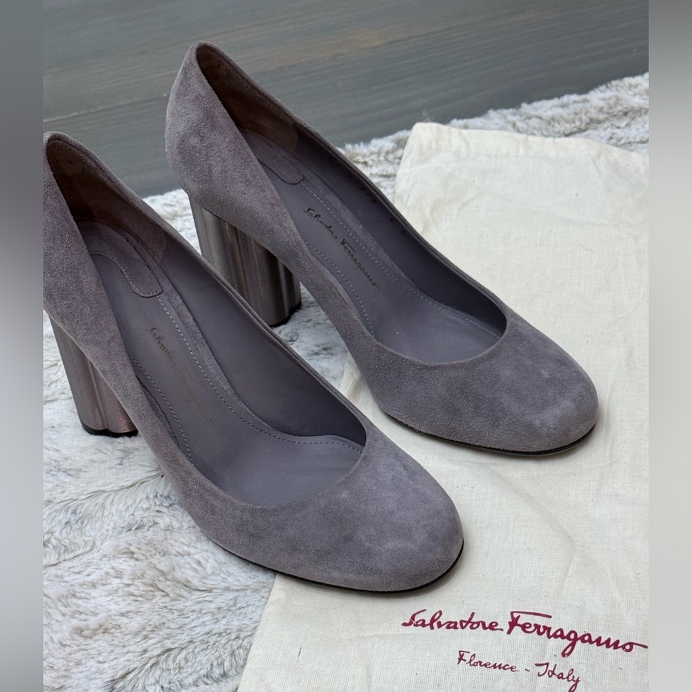 Ferragamo Grey suede leather “Lucca” pumps. Authentic. US Size 5.5